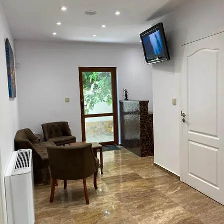 Aqua Family Guest house