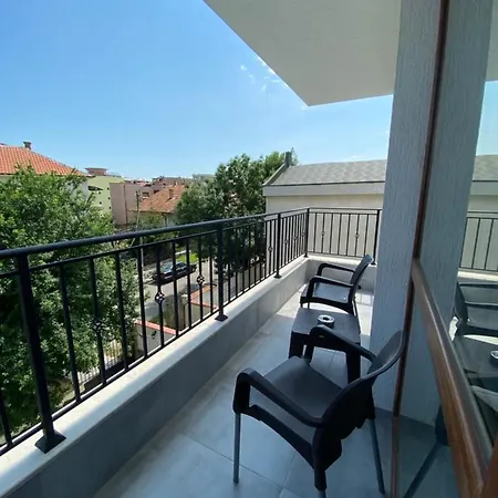 Aqua Family Guest house